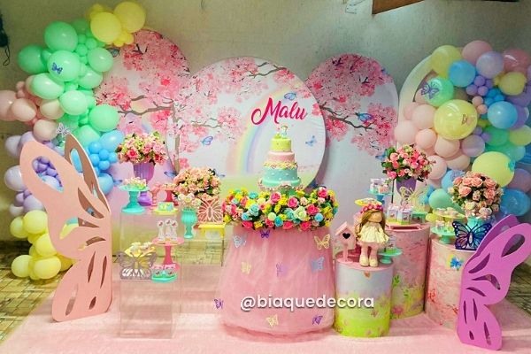 Decoração de Festa Infantil Para Menina no Tema Jardim de Borboletas