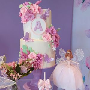 Decoração de Festa Infantil em São Paulo - SP 8 bolo fake borboletas bia que decora